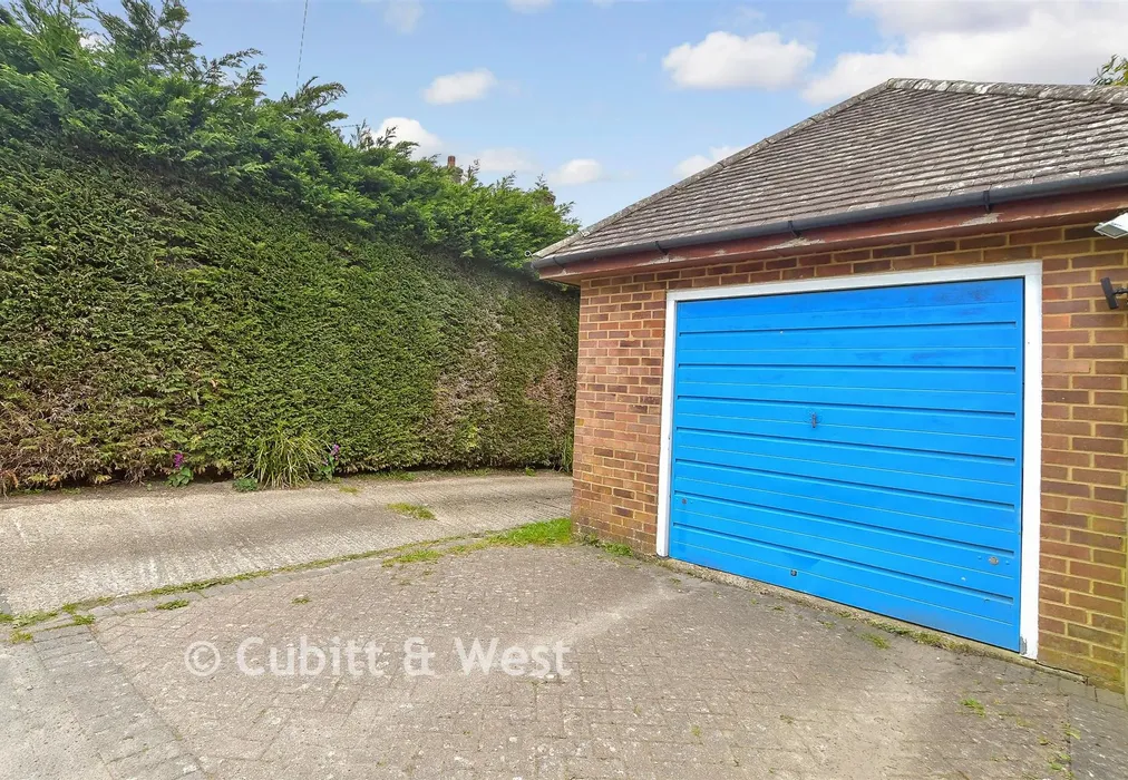 Garage - West Beeches Road, Crowborough, East Sussex - Wards of Kent