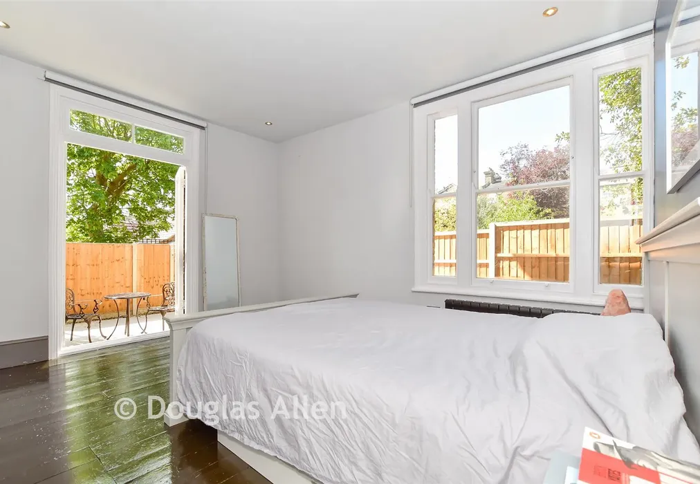 Bedroom 1 - Glebe Avenue, Woodford Green, Essex - Wards of Kent