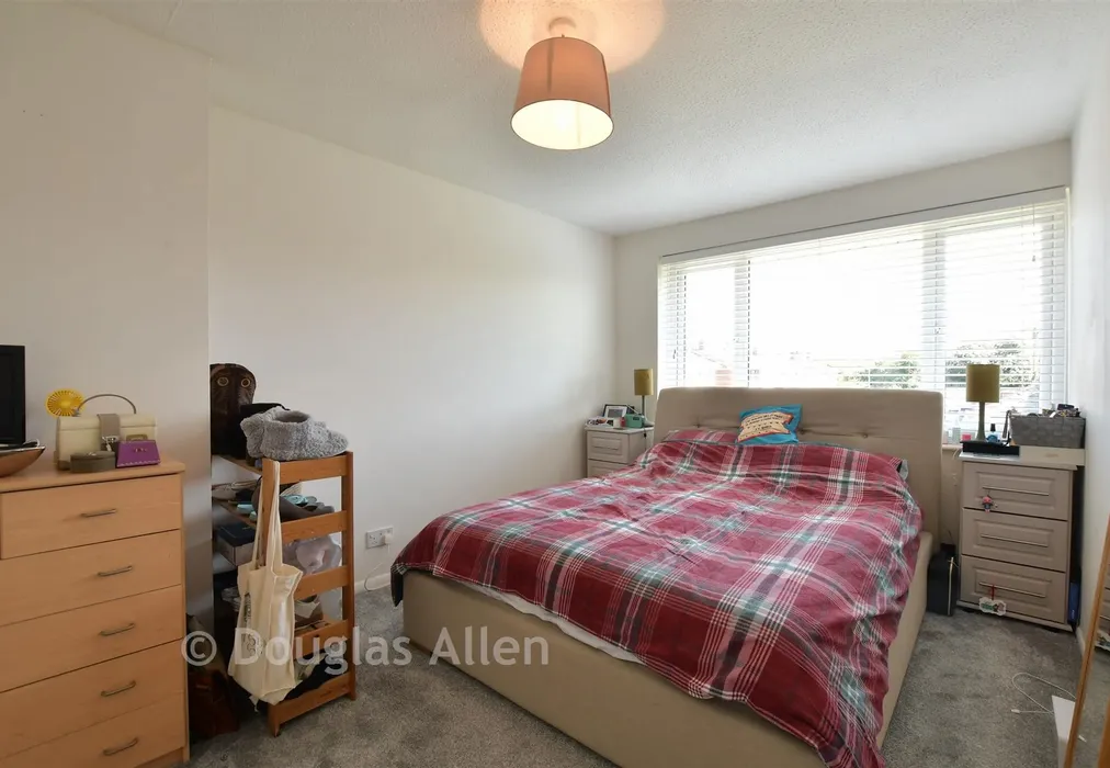 Bedroom 1 - Durants Walk, Wickford, Essex - Wards of Kent