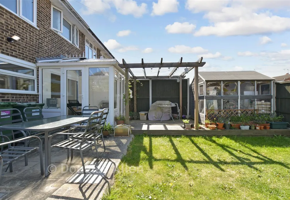 Rear Garden - Durants Walk, Wickford, Essex - Wards of Kent