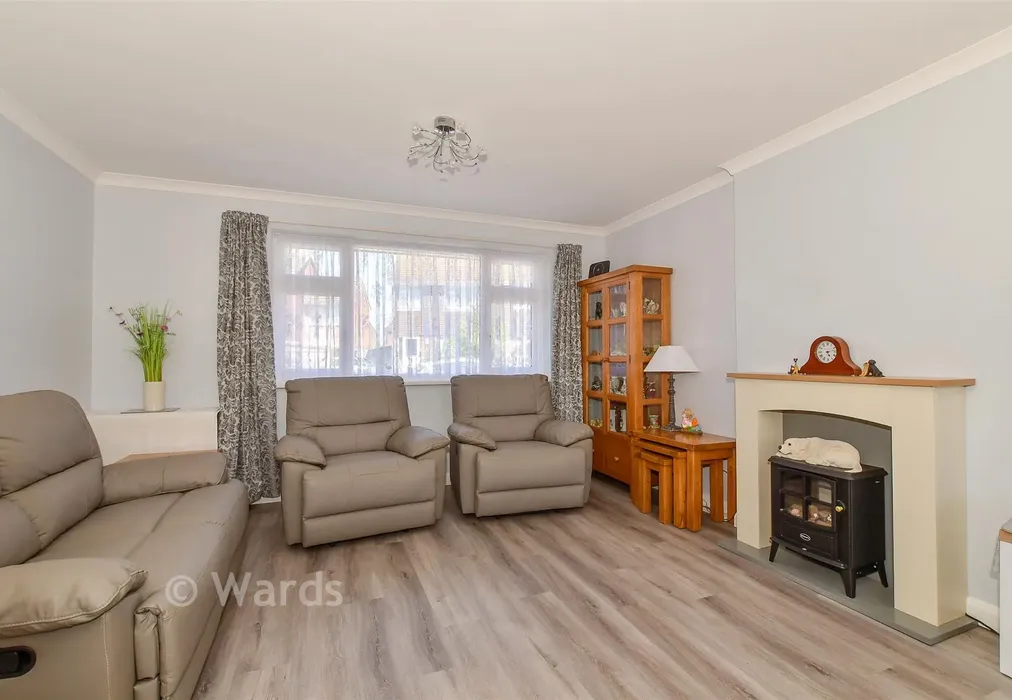 Lounge/Diner - Holmscroft Road, Herne Bay, Kent - Wards of Kent