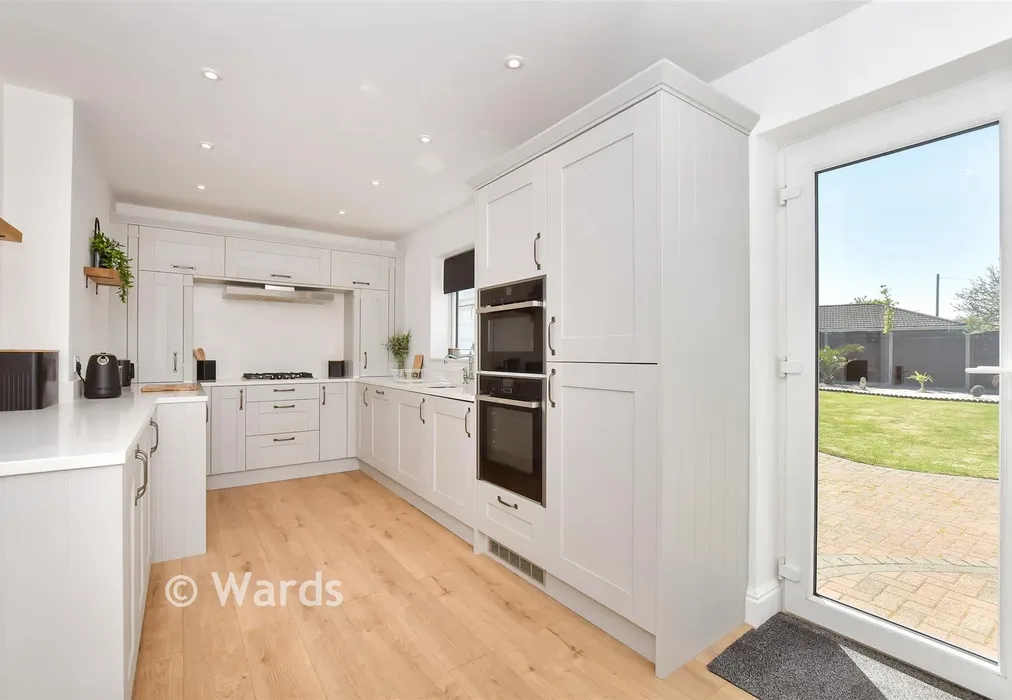 Kitchen - Bartlett Drive, Whitstable, Kent - Wards of Kent