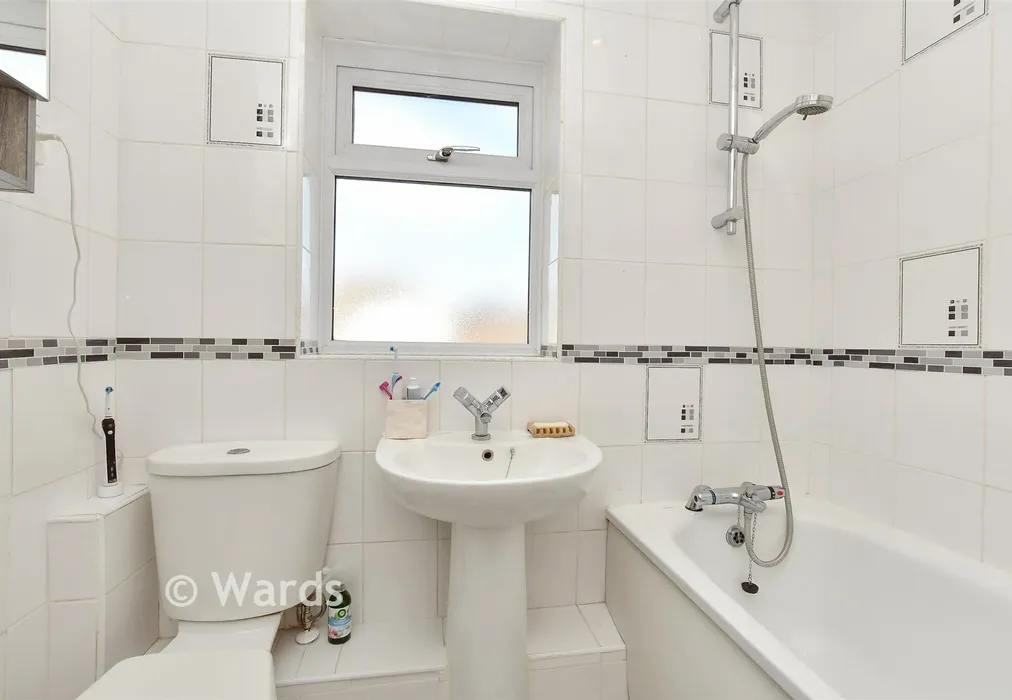 Bathroom - Shorefields, Rainham, Gillingham, Kent - Wards of Kent