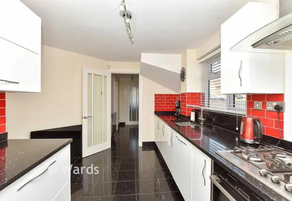 Kitchen - Shorefields, Rainham, Gillingham, Kent - Wards of Kent