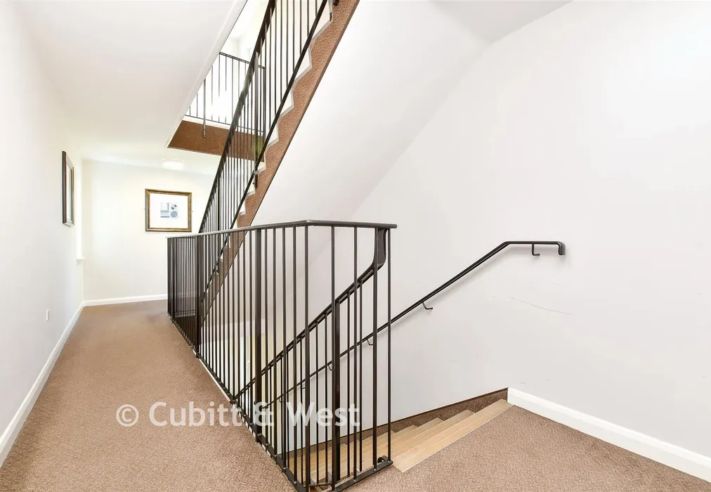 Internal Feature - Buffers Lane, Leatherhead, Surrey - Wards of Kent