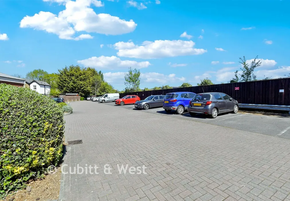 Driveway/Parking - Buffers Lane, Leatherhead, Surrey - Wards of Kent