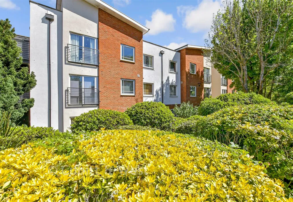 External Lifestyle Photograph - Buffers Lane, Leatherhead, Surrey - Wards of Kent