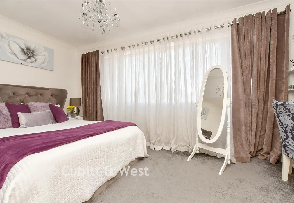 Bedroom 1 - Brighton Road, Purley, Surrey - Wards of Kent