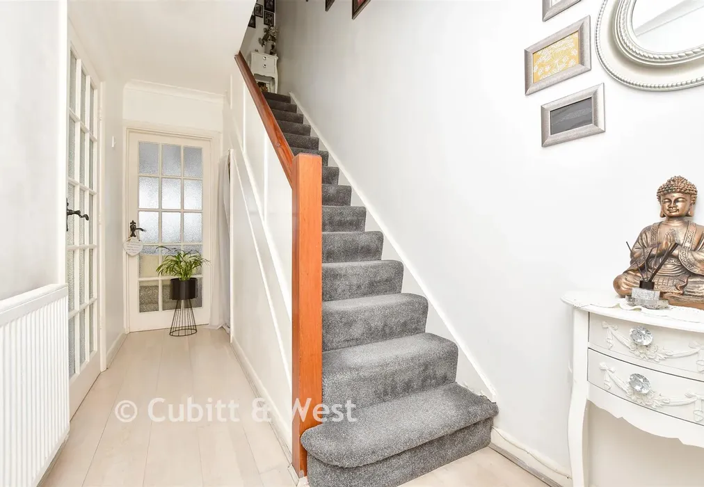Entrance Hall - Brighton Road, Purley, Surrey - Wards of Kent