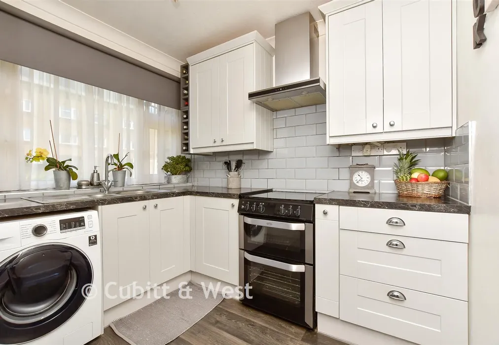 Kitchen - Brighton Road, Purley, Surrey - Wards of Kent