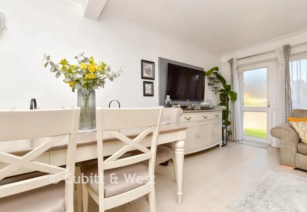 Lounge/Diner - Brighton Road, Purley, Surrey - Wards of Kent