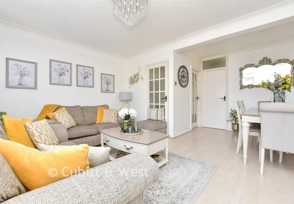Lounge/Diner - Brighton Road, Purley, Surrey - Wards of Kent