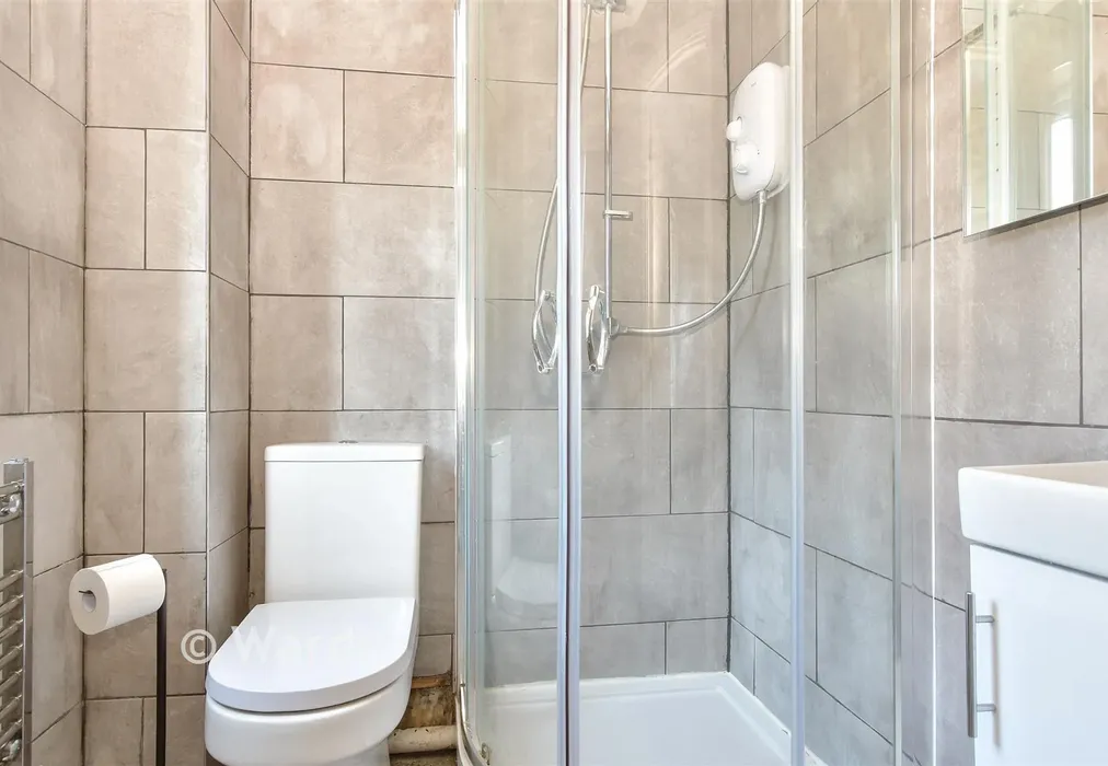 Shower Room - Rowmarsh Close, Northfleet, Gravesend, Kent - Wards of Kent