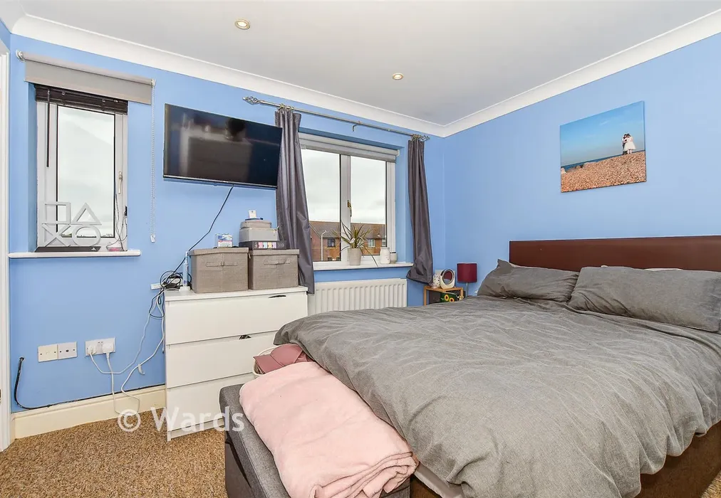 Bedroom 1 - The Meadows, Littlestone, Kent - Wards of Kent