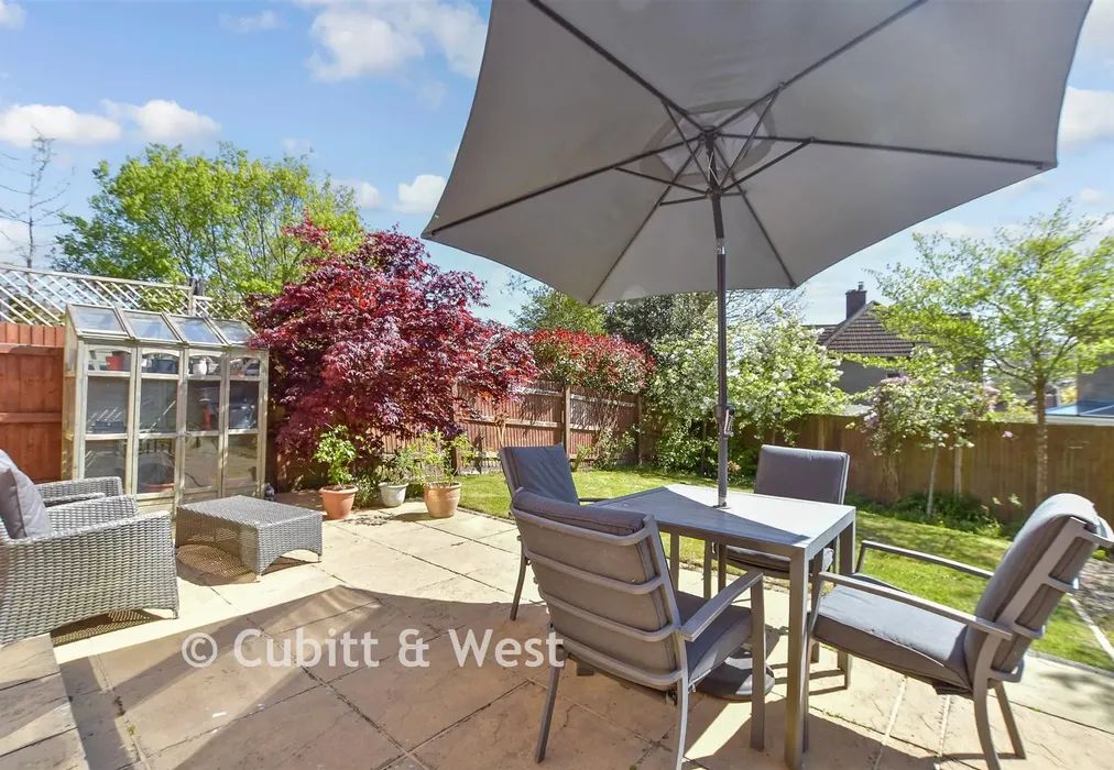 Rear Garden - Cranborne Gardens, Crowborough, East Sussex - Wards of Kent