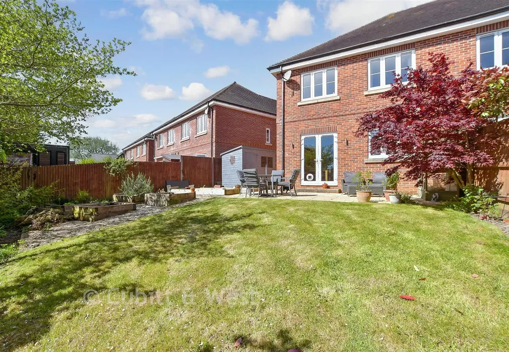 Rear Garden - Cranborne Gardens, Crowborough, East Sussex - Wards of Kent