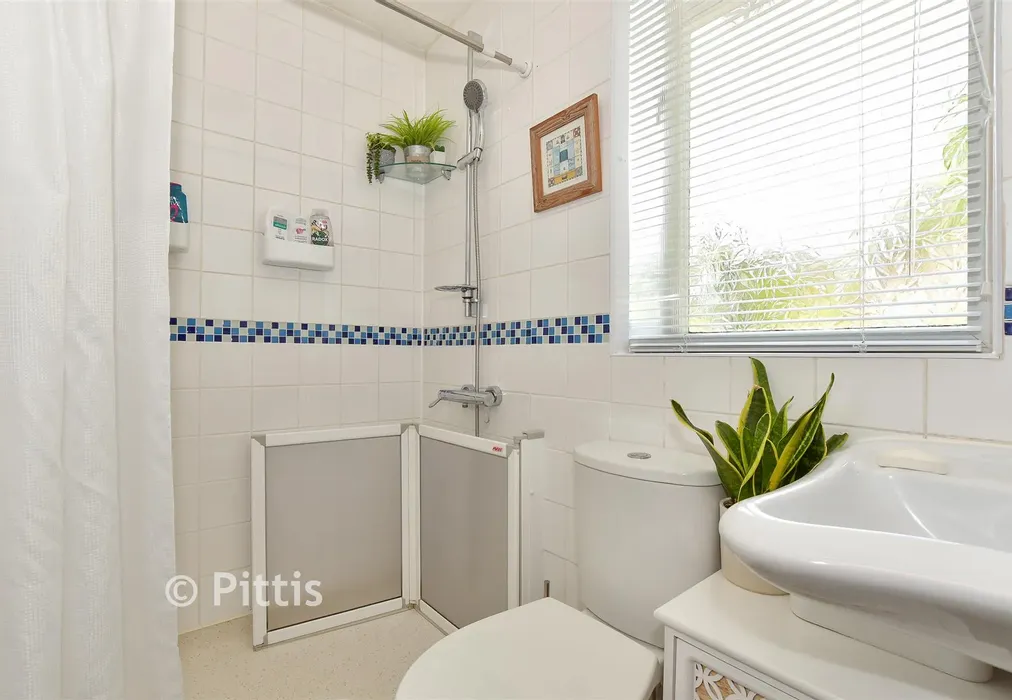 Shower Room - High Street, Brading, Isle of Wight - Wards of Kent