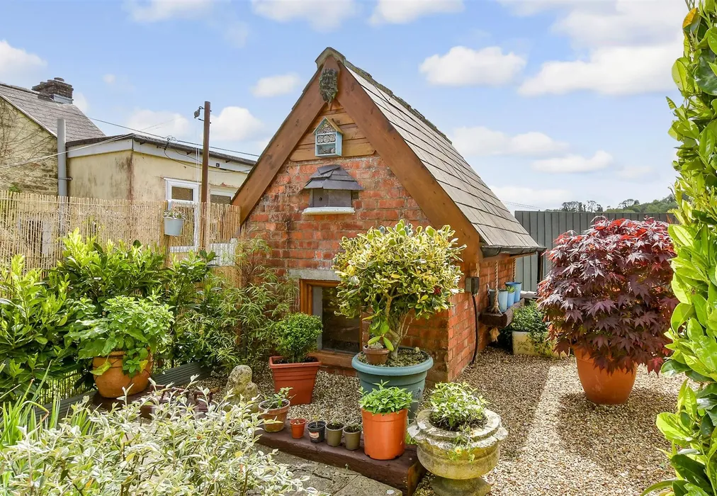 Workshop/Outbuildings - High Street, Brading, Isle of Wight - Wards of Kent
