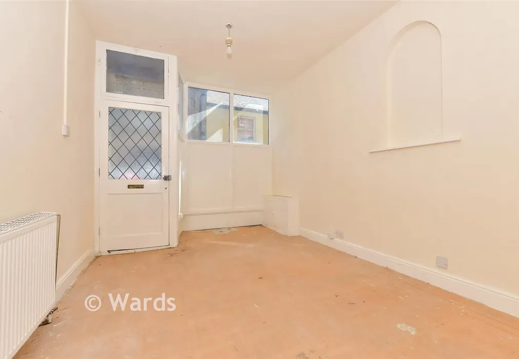 Lounge - Queens Gardens, Dover, Kent - Wards of Kent