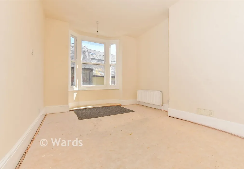 Bedroom 1 - Queens Gardens, Dover, Kent - Wards of Kent