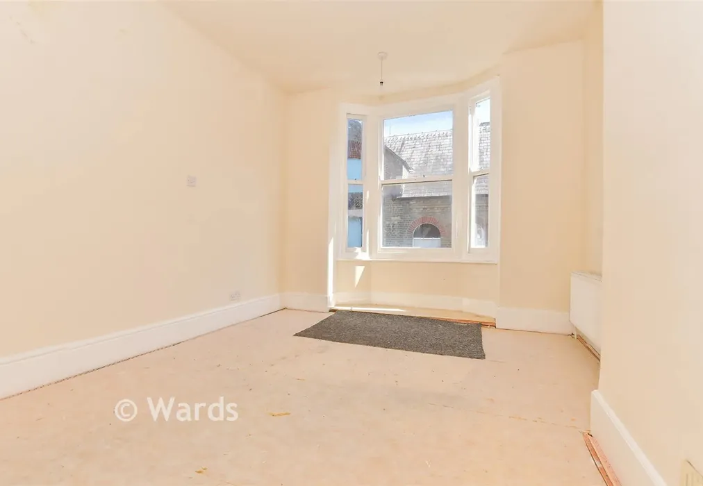 Bedroom 1 - Queens Gardens, Dover, Kent - Wards of Kent