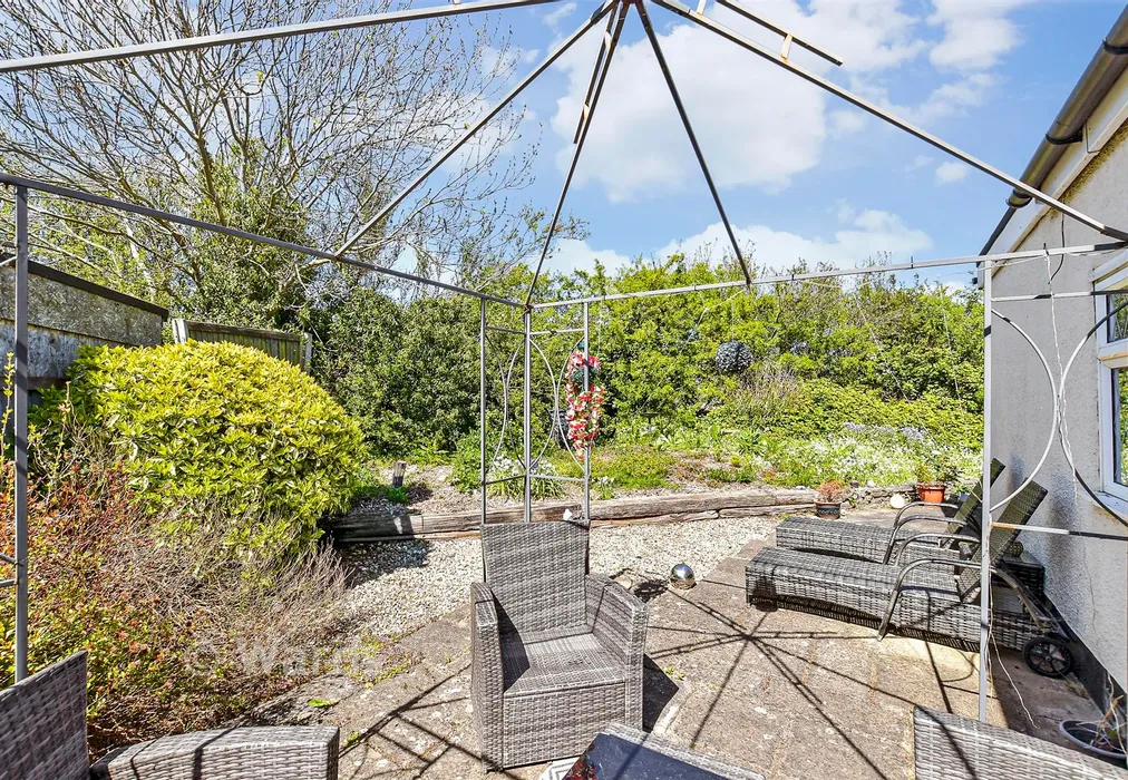 Side Garden - Lanchester Close, Herne Bay, Kent - Wards of Kent