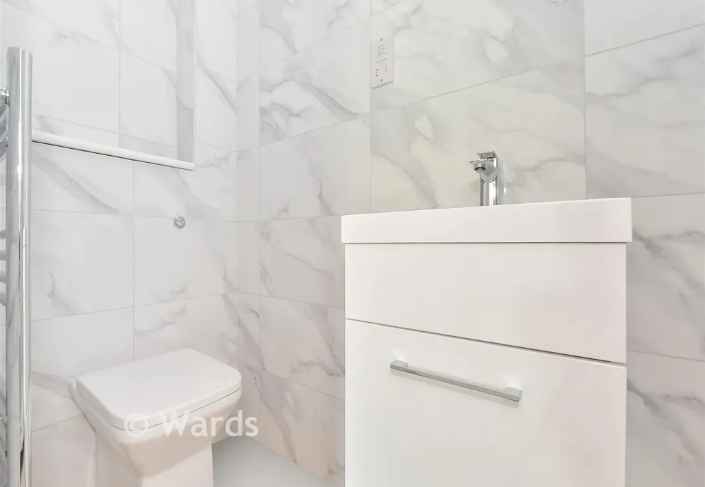 En-Suite - Dynamo Close, High Street, Headcorn, Kent - Wards of Kent
