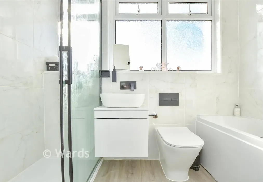 Bathroom - Castle Road, Maidstone, Kent - Wards of Kent