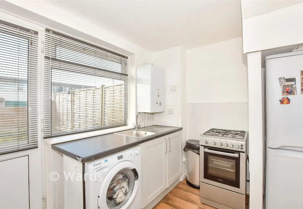 Kitchen - Castle Road, Maidstone, Kent - Wards of Kent