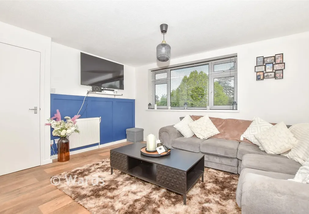 Lounge/Diner - Castle Road, Maidstone, Kent - Wards of Kent