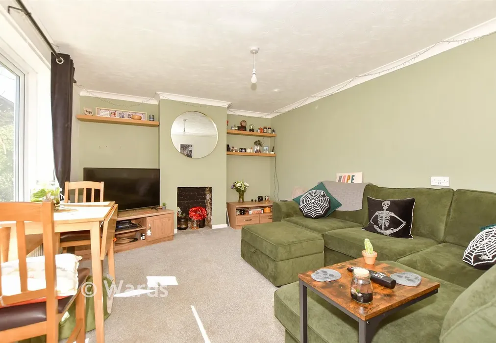 Lounge - Melbourne Avenue, Dover, Kent - Wards of Kent