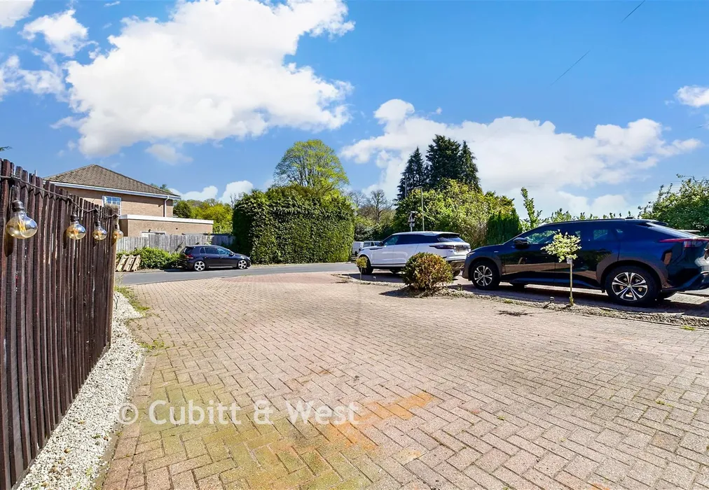 Driveway/Parking - Canons Lane, Tadworth, Surrey - Wards of Kent