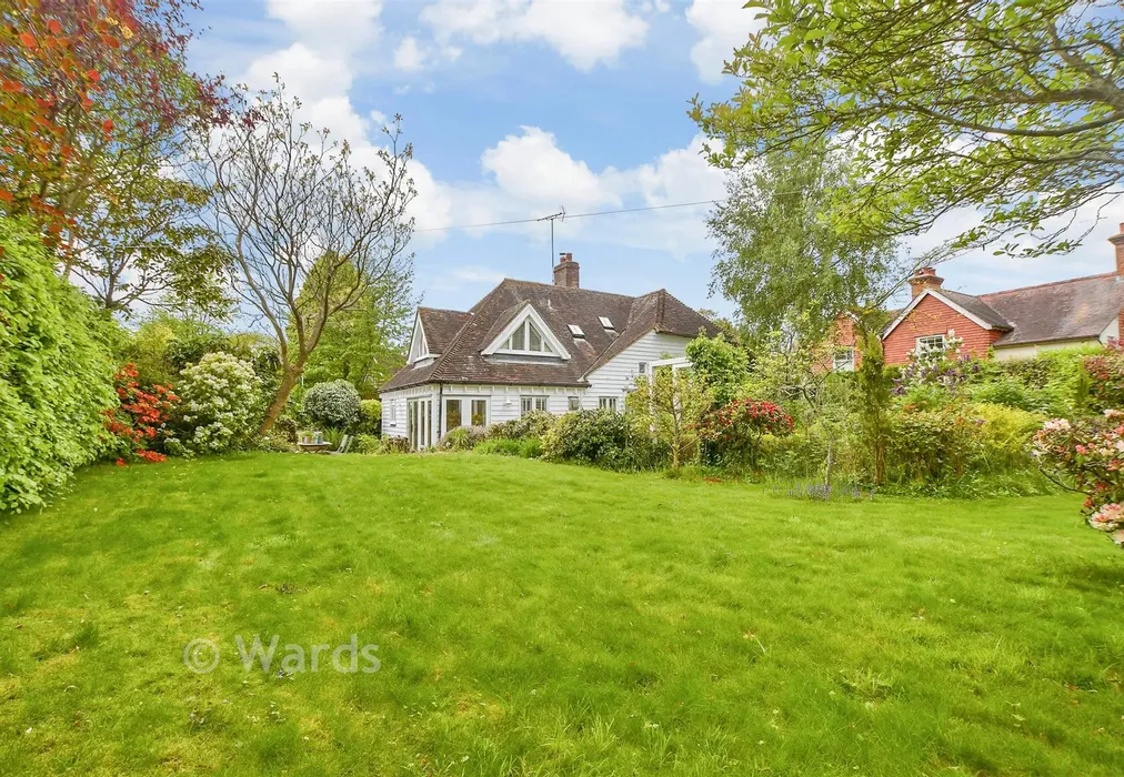 Rear Garden - Chapel Lane, Iden Green, Cranbrook, Kent - Wards of Kent