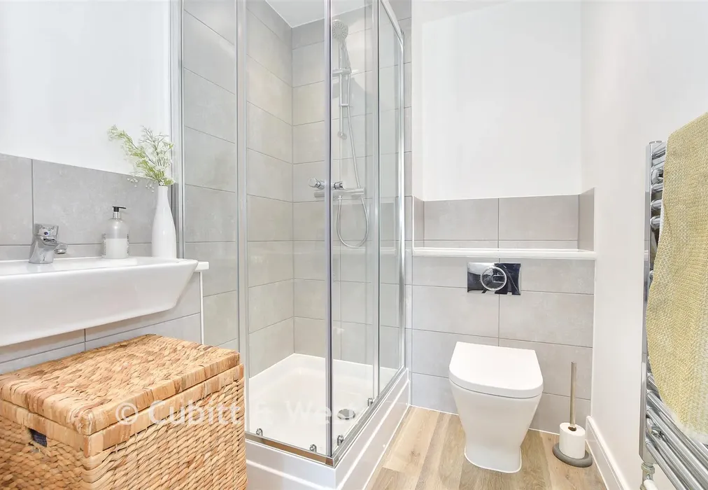 En-Suite Shower Room - Clay Vale, Faygate, Horsham, West Sussex - Wards of Kent