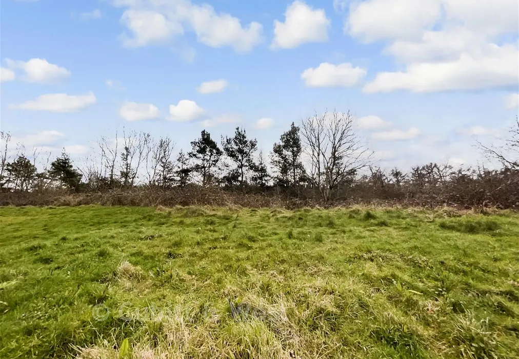 Surrounding - Clay Vale, Faygate, Horsham, West Sussex - Wards of Kent