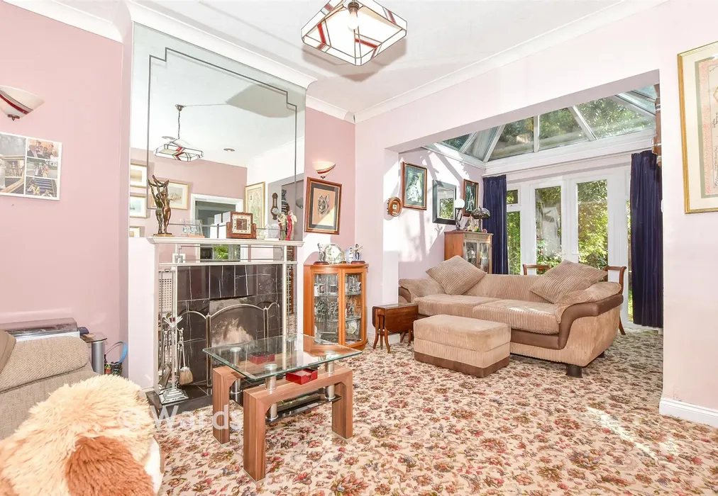 Lounge/Diner - Winifred Road, Bearsted, Maidstone, Kent - Wards of Kent