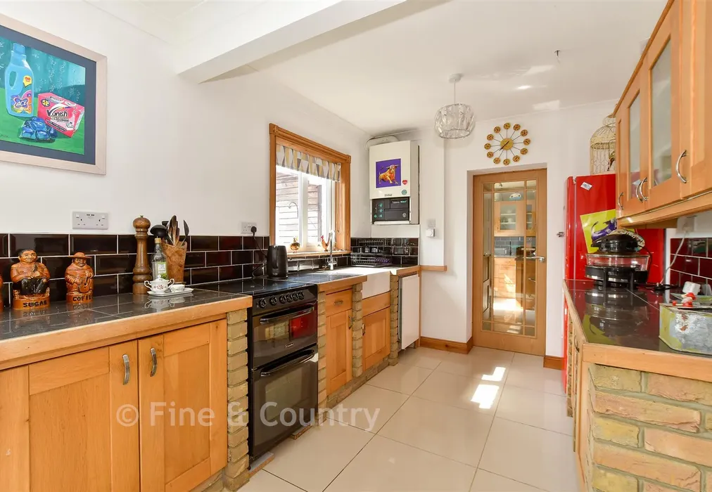 Kitchen - Swains Road, Bembridge, Isle of Wight - Wards of Kent