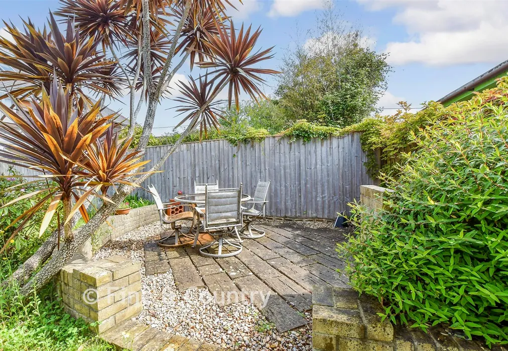 Rear Garden - Swains Road, Bembridge, Isle of Wight - Wards of Kent