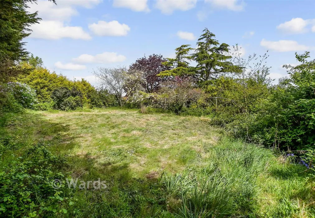 Rear Garden - Stour Valley Close, Upstreet, Canterbury, Kent - Wards of Kent