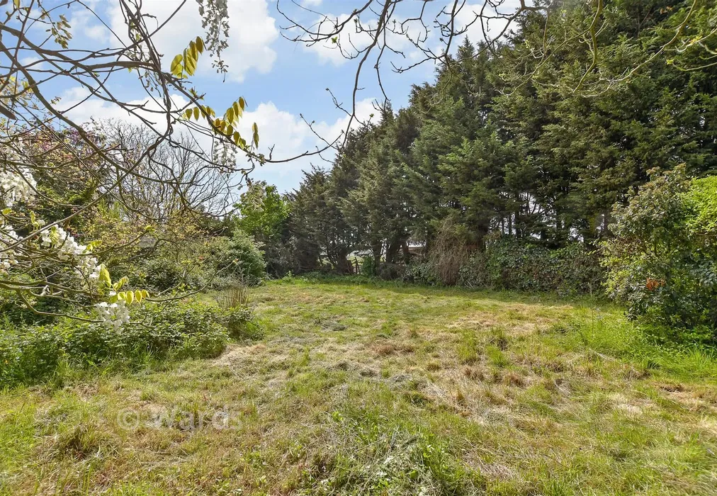 Rear Garden - Stour Valley Close, Upstreet, Canterbury, Kent - Wards of Kent