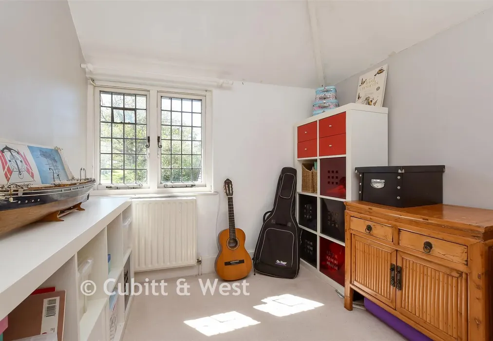 Bedroom 5 - Duxhurst Lane, Reigate, Surrey - Wards of Kent