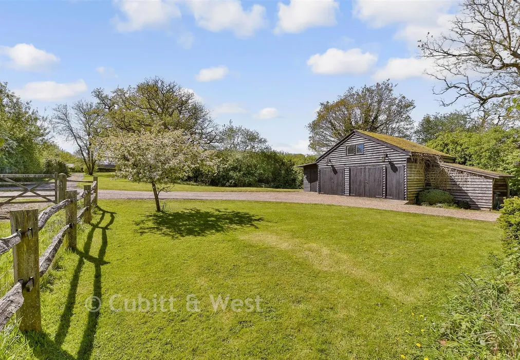 Front Garden - Duxhurst Lane, Reigate, Surrey - Wards of Kent
