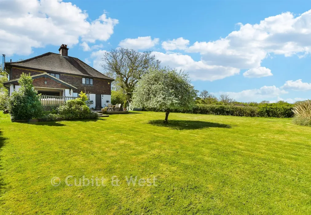 Rear Garden - Duxhurst Lane, Reigate, Surrey - Wards of Kent