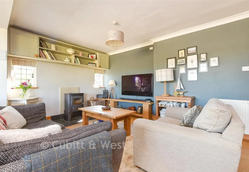 Kitchen/Family Area - Duxhurst Lane, Reigate, Surrey - Wards of Kent