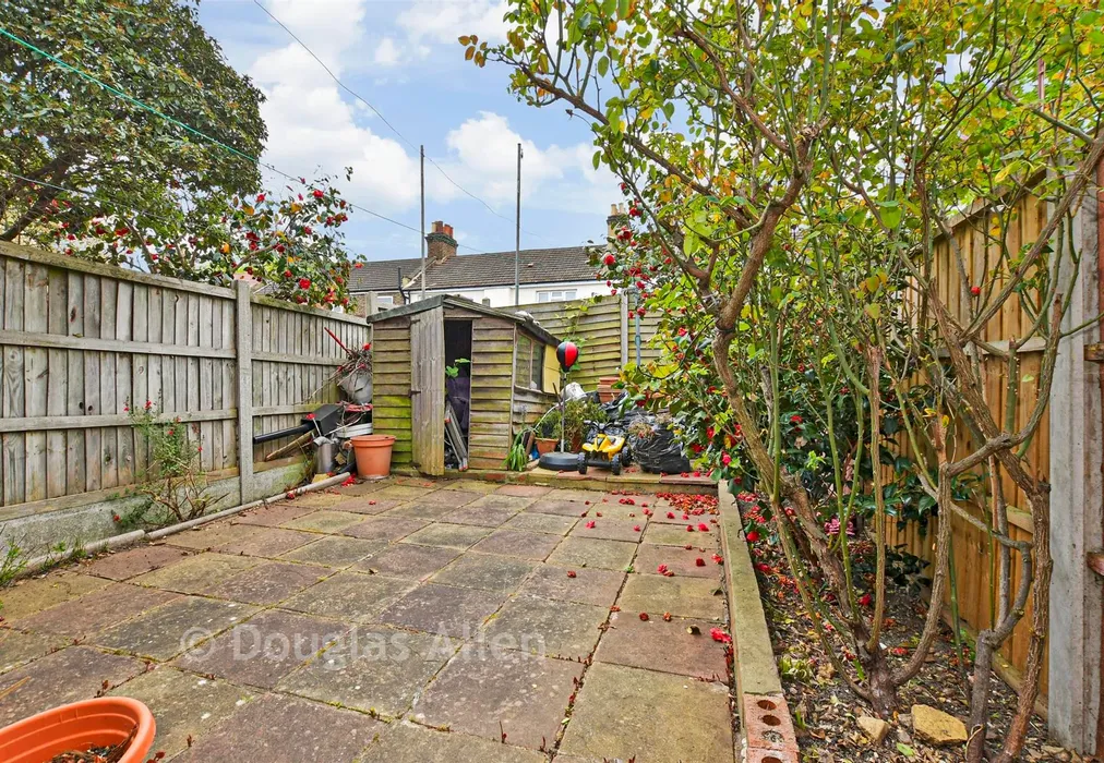 Rear Garden - Malvern Road, London - Wards of Kent