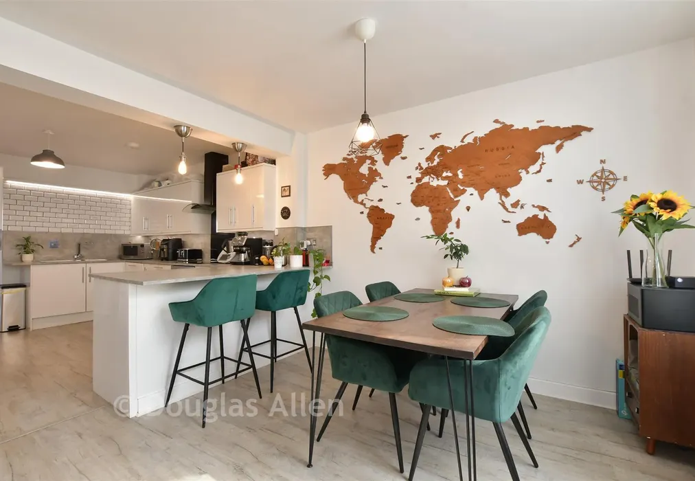 Lounge/Diner - Hoe Street, Walthamstow - Wards of Kent