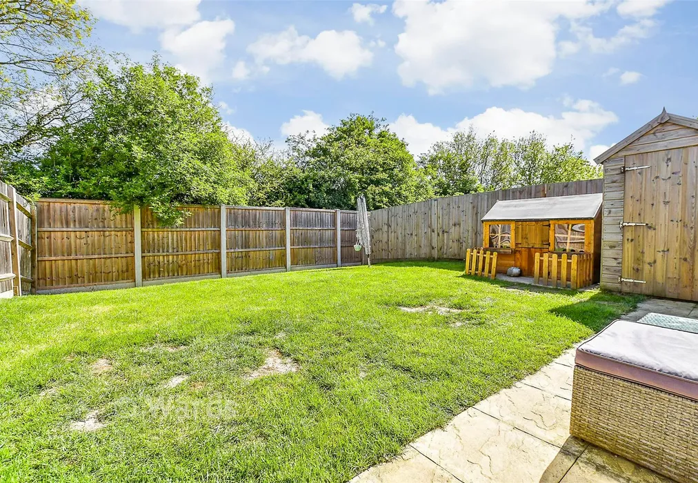 Rear Garden - Beaufort Court, Headcorn, Kent - Wards of Kent