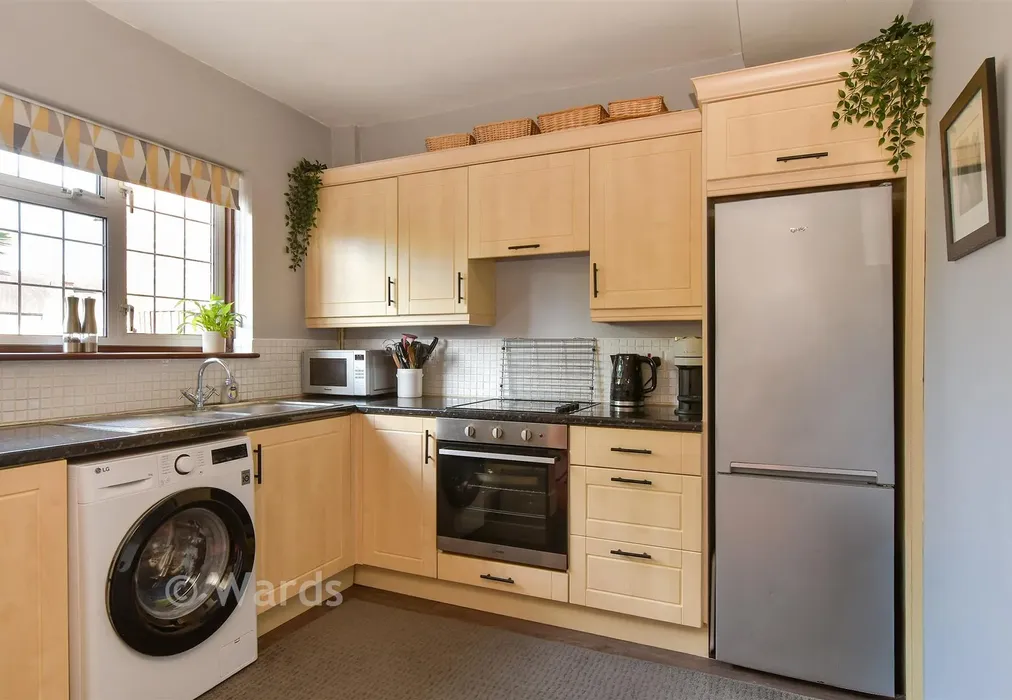 Kitchen - The Fairway, Gravesend, Kent - Wards of Kent