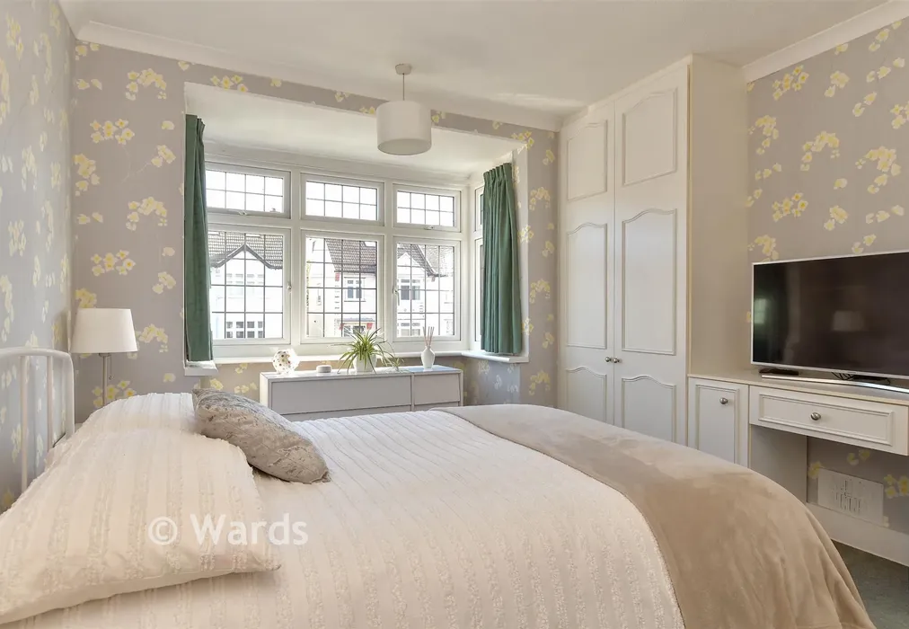 Bedroom 1 - The Fairway, Gravesend, Kent - Wards of Kent