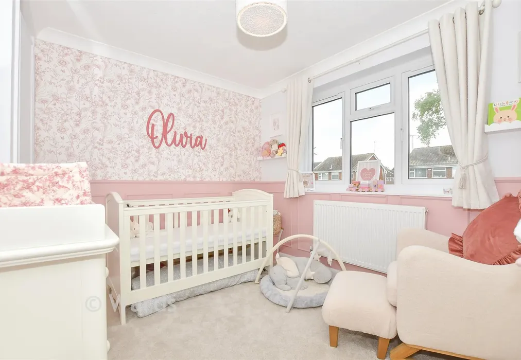 Bedroom 2 - The Finches, Sittingbourne, Kent - Wards of Kent